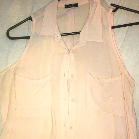 Sleeveless button up tank top - Picture 2 of 5